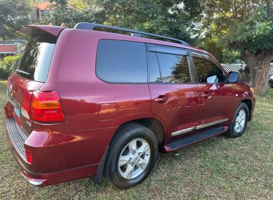Toyota Land Cruiser V8 2013