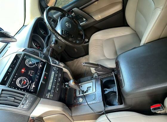 Toyota Land Cruiser V8 2013