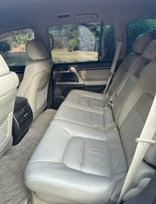 Toyota Land Cruiser V8 2013