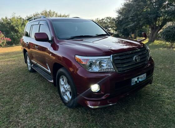 Toyota Land Cruiser V8 2013