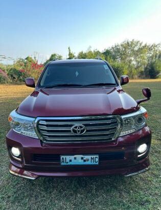 Toyota Land Cruiser V8 2013