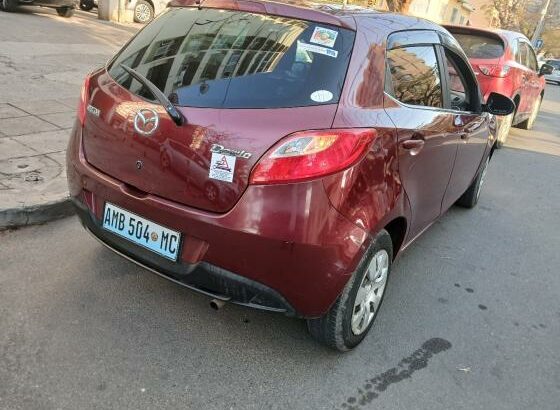 VENDO ESTA VIATUTA MAZDA DEMIO 2011nDIRECTAMENTE COM O PROPRIETÁRIO