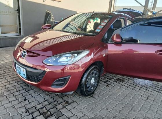 VENDO ESTA VIATUTA MAZDA DEMIO 2011nDIRECTAMENTE COM O PROPRIETÁRIO