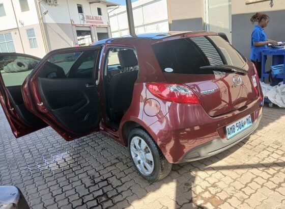 VENDO ESTA VIATUTA MAZDA DEMIO 2011nDIRECTAMENTE COM O PROPRIETÁRIO