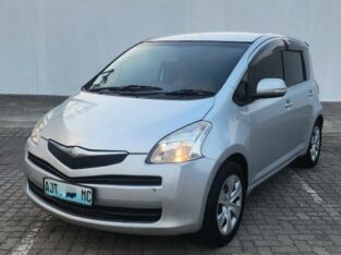 Toyota ractis super clean