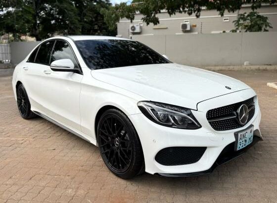 Mercedes-Benz | C220 | 2016 | Recém-importado