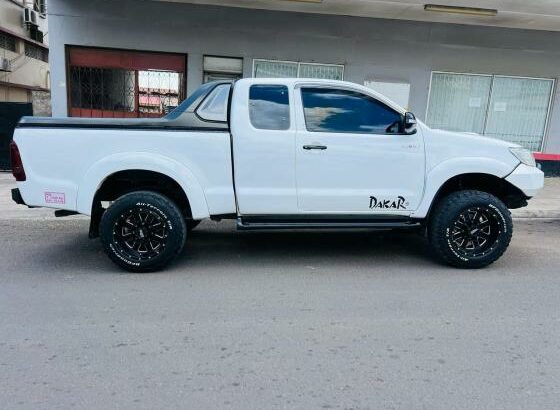 TOYOTA | HILUX DAKAR | 2012 | CABINE E MEIA 🎁
