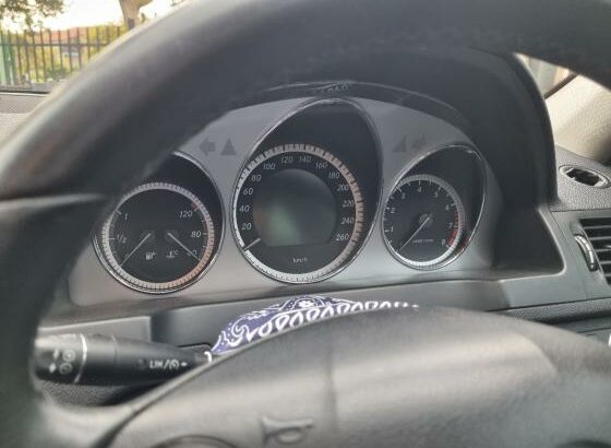 Mercedes-Benz C200 – 2010
