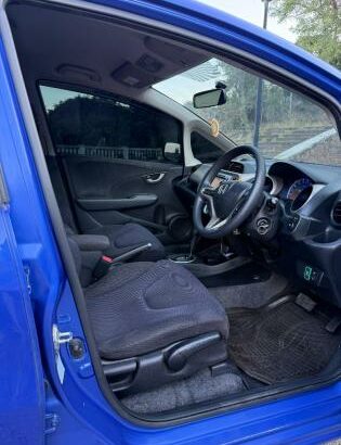 Honda Fit Hybrid 2012
