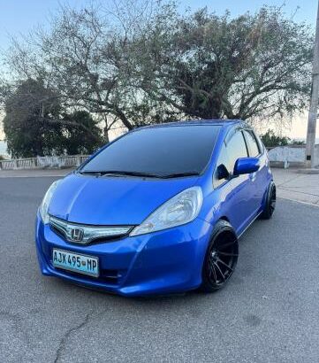 Honda Fit Hybrid 2012