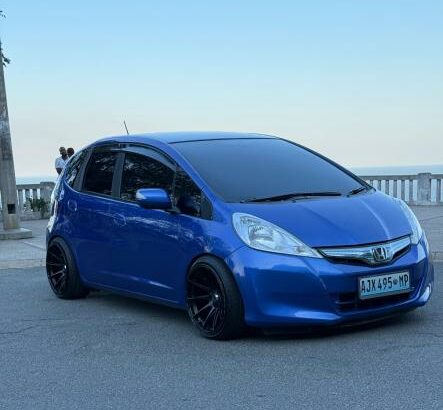 Honda Fit Hybrid 2012