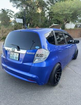 Honda Fit Hybrid 2012