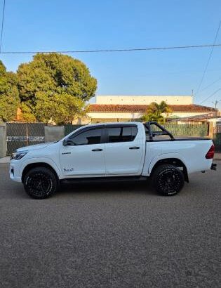 Toyota Hilux GD6 DAKAR 2020 Recém importado