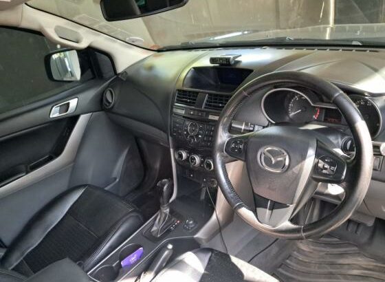 Mazda BT-50 2016 Comprado no Agente Ronil