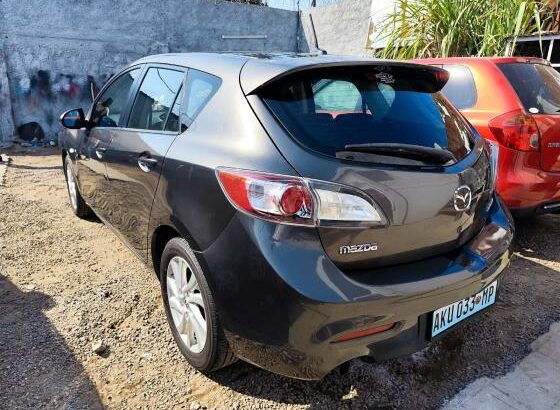 Mazda Axela Sport 2010 Novas do parque