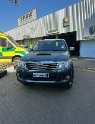 Toyota | Hilux D-4D | 2014 | Manual | Diesel | 4×4