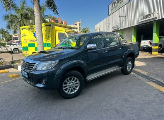 Toyota | Hilux D-4D | 2014 | Manual | Diesel | 4×4