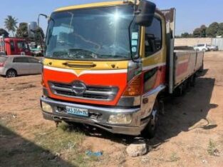 Vendo Camião Hino 9 toneladas