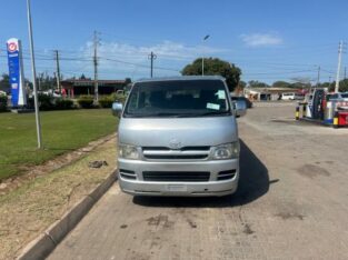 Toyota Hiace Quantum 2010 IVA 15 Lugares