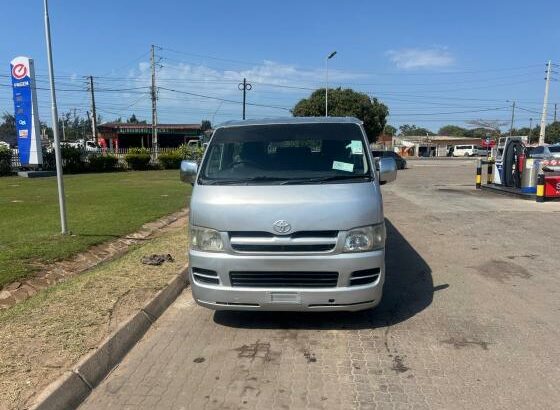 Toyota Hiace Quantum 2010 IVA 15 Lugares