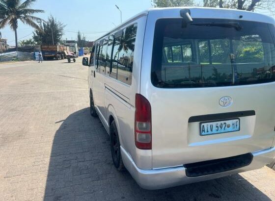 Toyota Hiace Quantum 2010 IVA 15 Lugares