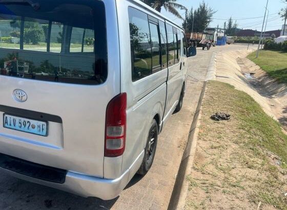 Toyota Hiace Quantum 2010 IVA 15 Lugares