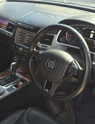 VW Touareg R Line 2015 Recém importado