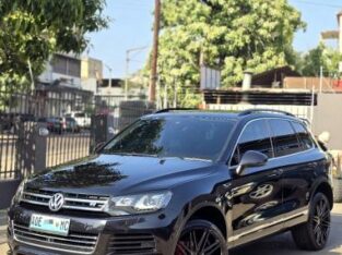 VW Touareg R Line 2015 Recém importado