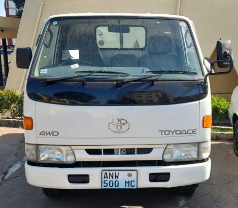 Toyota | Toyoace | 3L | 4×4 | Recém-importada 🎁