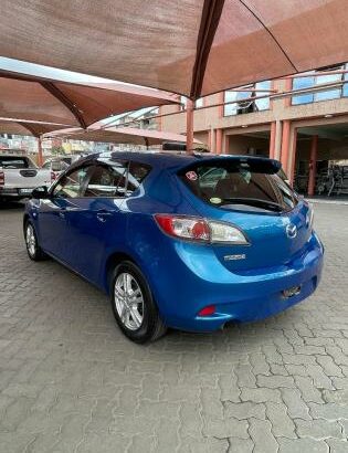 Mazda Axela 2012 Recém importado.