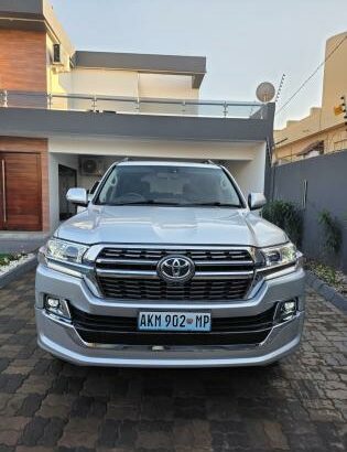 Toyota | Land Cruiser VX | 2012 | Diesel | Recém-importada 🎁