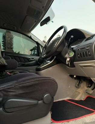 Toyota | Alphard | 2006 | Automático | 08 Lugares