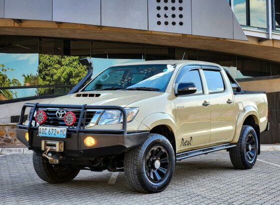 Toyota | Hilux Dakar | 2014 | Recém-importada 🎁