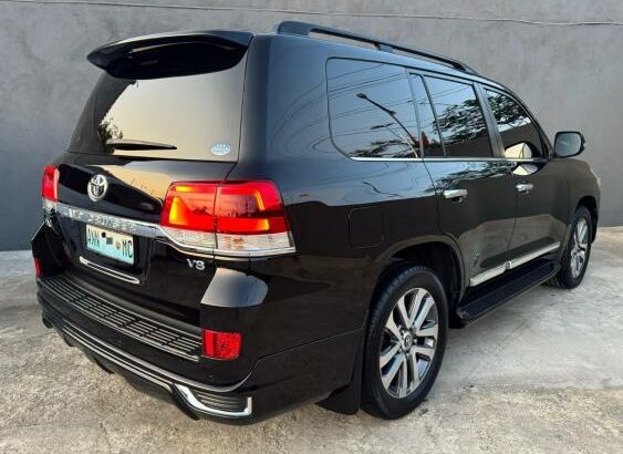 Toyota | Land Cruiser ZX | 2017 | Recém-importada