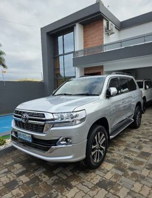 Toyota | Land Cruiser VX | 2013 | Diesel | 4×4 | Recém-importada 🎁