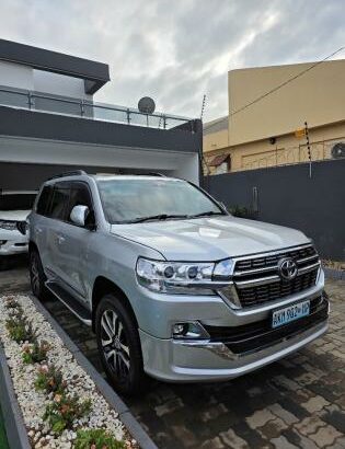 Toyota | Land Cruiser VX | 2013 | Diesel | 4×4 | Recém-importada 🎁