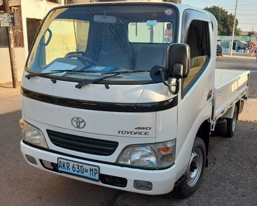 Toyota | Toyoace | 2kd | 4WD | Recém-importada