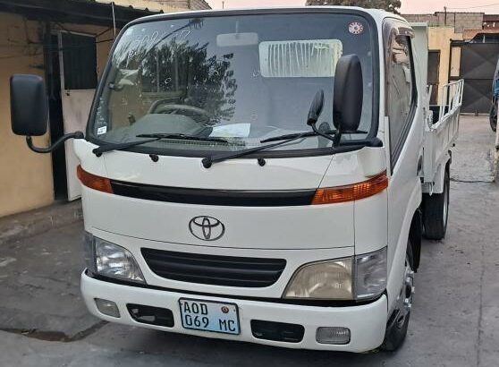 Toyota | Dyna – Basculante | 2 Toneladas | Recém-importada 🎁