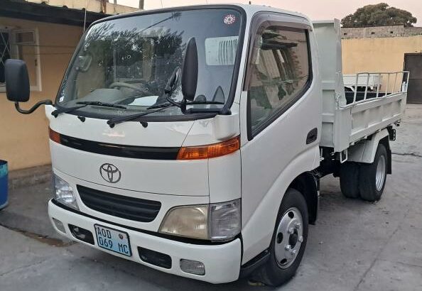 Toyota | Dyna – Basculante | 2 Toneladas | Recém-importada 🎁