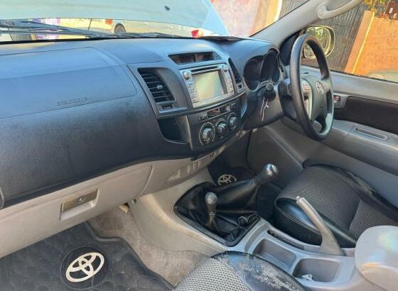 Toyota | Hilux D-4D | 2014 | 4×4 | Cabine simples 🛻