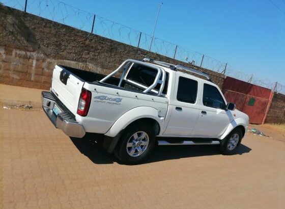 Nissan | Hardbody NP300 | 2019 | Manual | 4×4