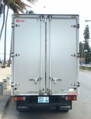 Toyota | Hino Dutro com contentor | Recém-importada 🎁