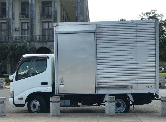 Toyota | Hino Dutro com contentor | Recém-importada 🎁