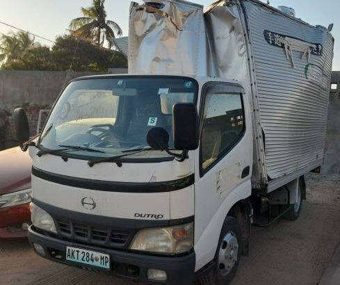 Toyota | Hino Dutro | Com contentor | Recém-importada