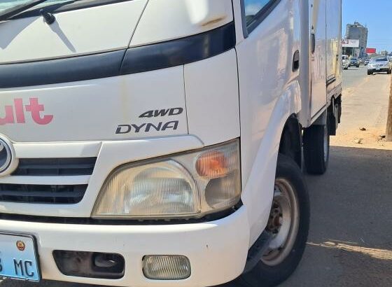 Toyota | Dyna | Com frigorífico | Recém-importada
