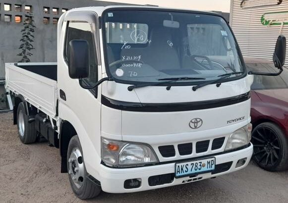 Toyota | Toyoace | 2 Toneladas | Recém-importada