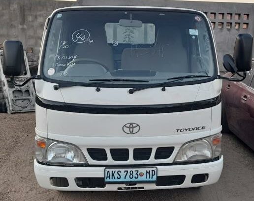 Toyota | Toyoace | 2 Toneladas | Recém-importada