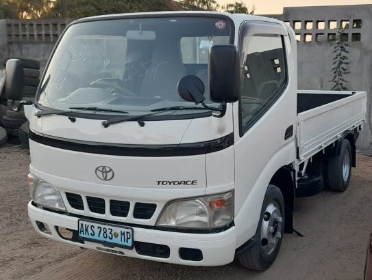 Toyota | Toyoace | 2 Toneladas | Recém-importada