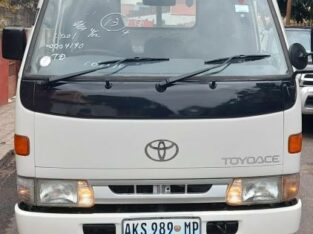 Toyota | Toyoace | 3L | 1500kg | Recém-importada