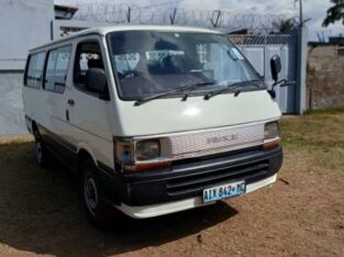Toyota | Hiace GL | 3L | Manual | 4WD | 15 Lugares